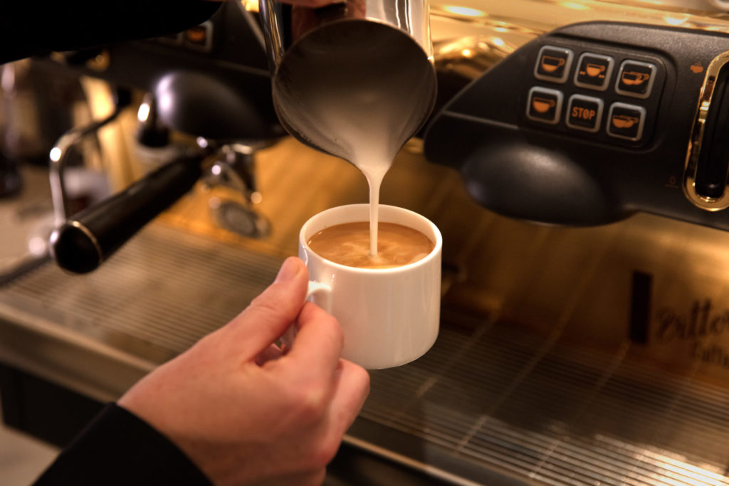 Умные кофейни – новый тренд для ритейла, дарксторов и любых сетевых заведений
